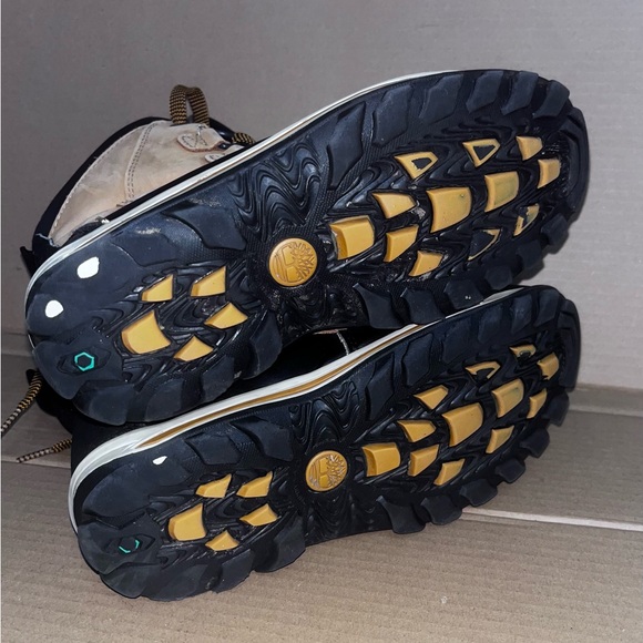 Sz 4 BIG KIDS TIMBERLAND WINTER BOOTS - Picture 6 of 6